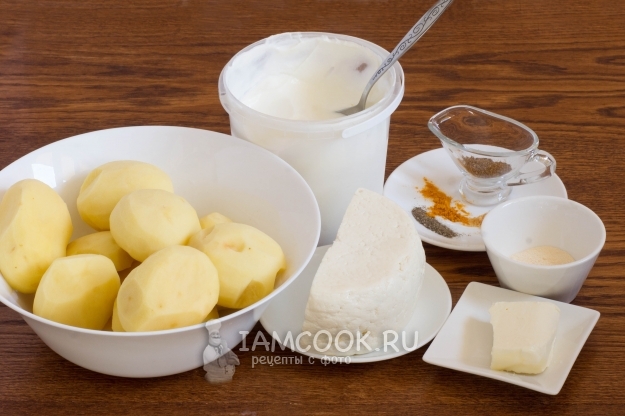 Ingredientes para alu gauranga (batatas assadas com paneer)