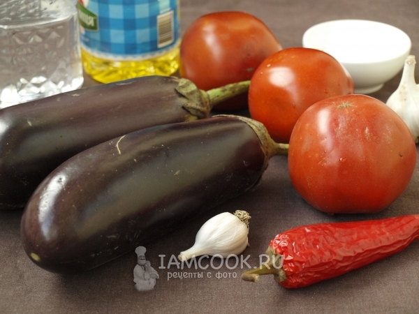 Baklažanų salotų su pomidorais žiemai ingredientai