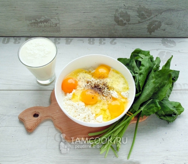 Letakkan yoghurt, telur, garam dan lada