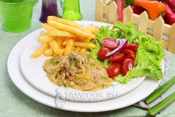 Sığır straganof salatalık turşusu ile fotoğrafı