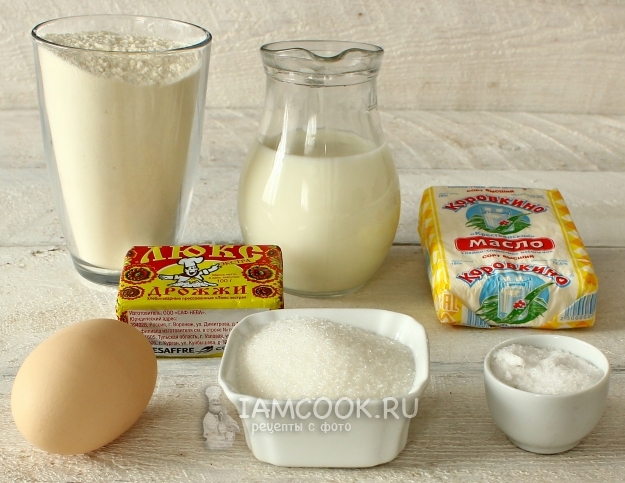Bahan-bahan untuk adunan yeast cepat untuk roti dalam ketuhar