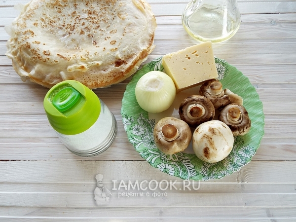 Ingredientes para panquecas com cogumelos e queijo