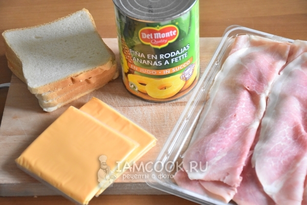Ingrediente pentru sandvișuri cu ananas, șuncă și brânză
