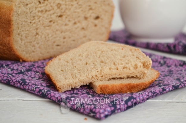 Foto van brood van volkoren meel op kefir