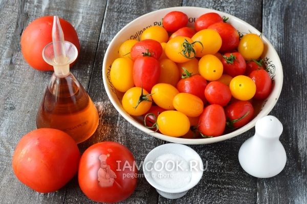 Bahan-bahan untuk tomato ceri dalam jus anda sendiri untuk musim sejuk
