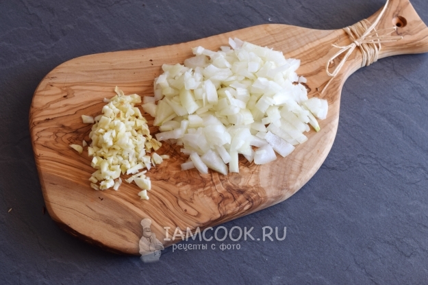 Potong bawang dan bawang putih