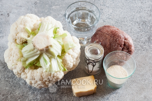 Ingrediente pentru conopidă cu carne tocată, coapte în cuptor