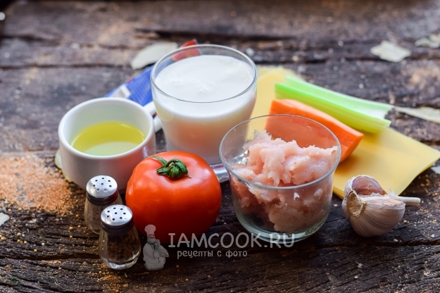 Ingredienser til diettlasagne med hakket kjøtt