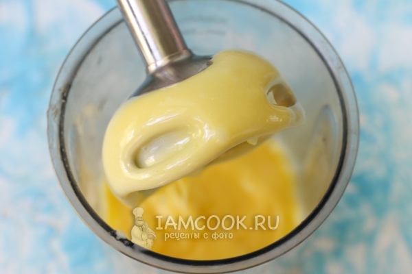 Klop de mayonaise op met een blender