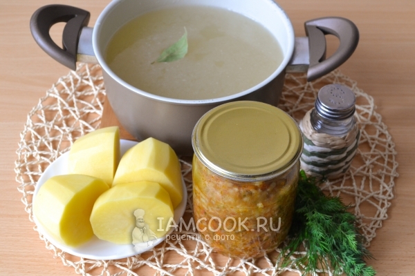 Bahan-bahan untuk sup raspolnik di rumah