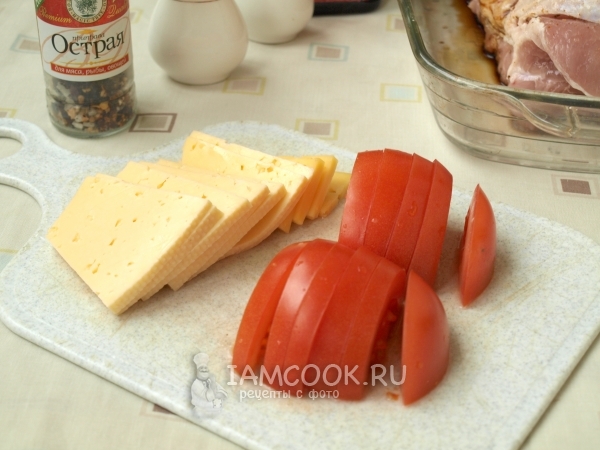 Potong keju dan tomato
