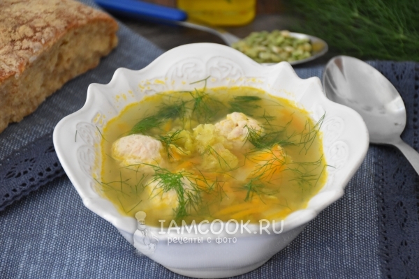 Слика грашка супа са месним куглицама