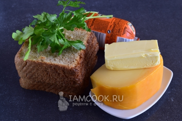 Kietųjų sumuštinių su dešra ir sūrio ingredientai orkaitėje
