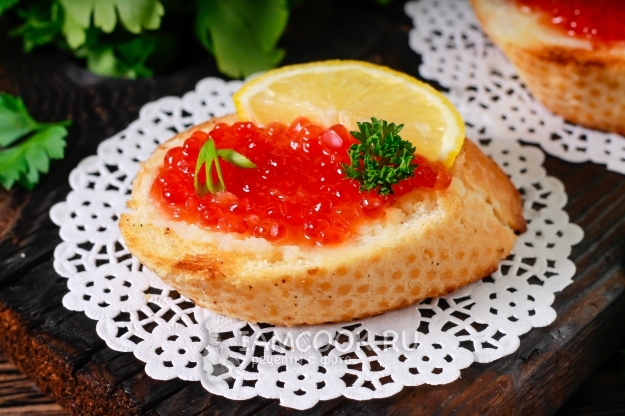 Receita de canapé com caviar vermelho