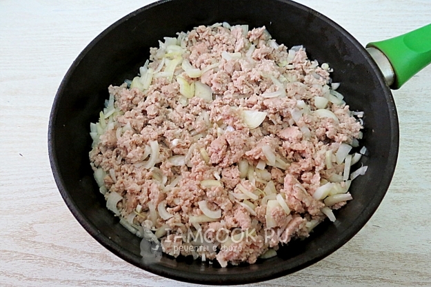 Goreng daging cincang dengan bawang