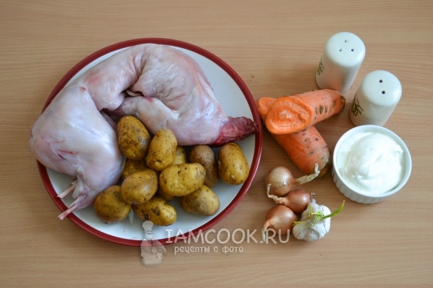 Fırında mayonezli patates ile tavşan için malzemeler