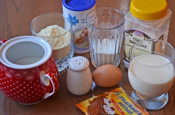 Bahan-bahan untuk pancake jagung pada yogurt