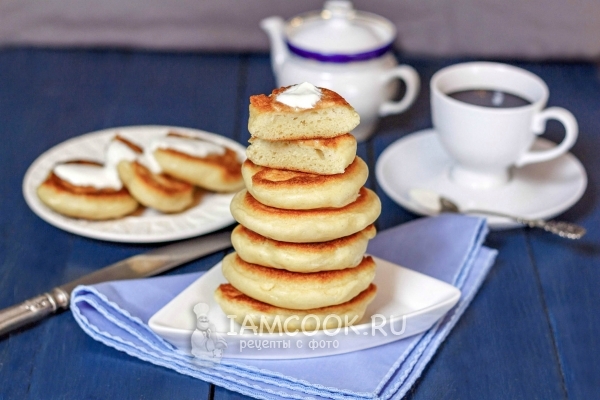 Bilde av deilige overdådige pannekaker på kefir