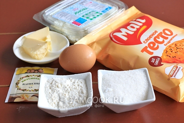 Kepinių tešlos ir varškės sūrio ingredientai