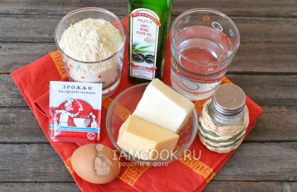 Ingrediënten voor taart met kaas uit gistdeeg