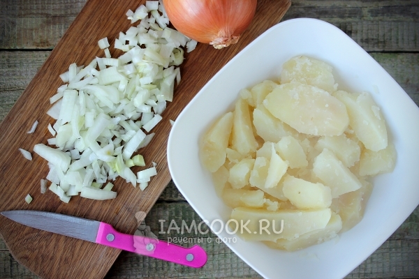 Potong bawang dan rebus kentang