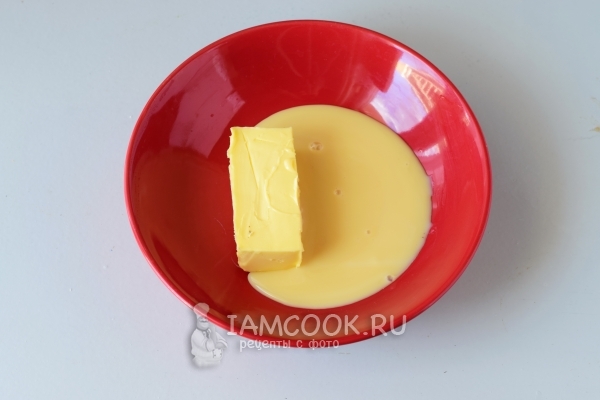 Combineer boter met gecondenseerde melk