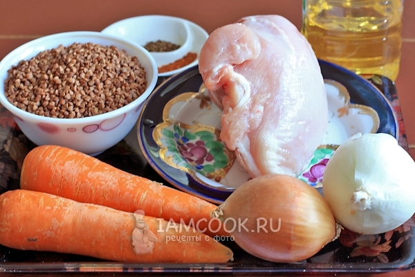 Ingredientes para pilaf de trigo sarraceno com frango
