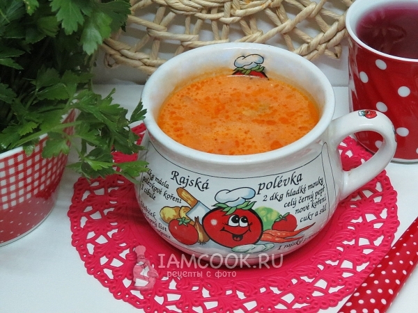 Sopa de tomate polonesa pronta (Zupa pomidorowa)