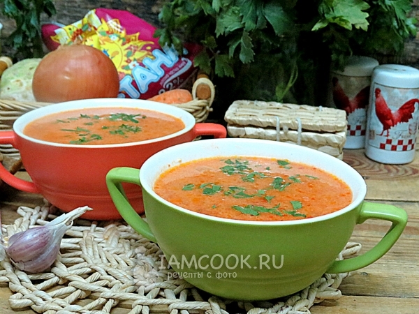 Foto da sopa de tomate polonês (Zupa pomidorowa)