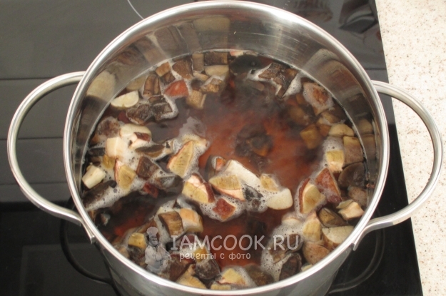 Mantar çorbası pişirin