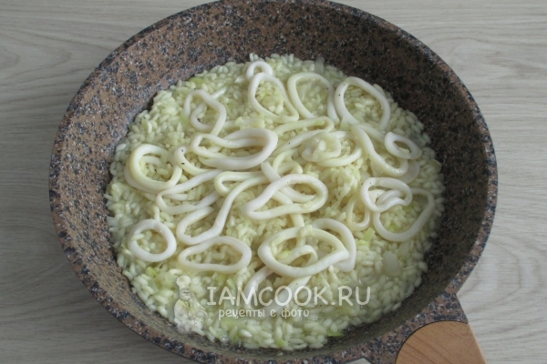 Kok ris med blekksprut
