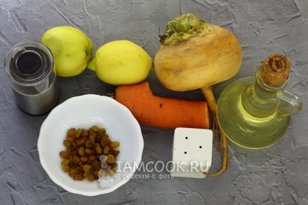 Ingrediënten voor raap salade met wortelen en appels