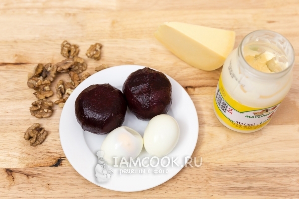 Peynir ve Yumurta ile Pancar Pancar Salatası için Malzemeler