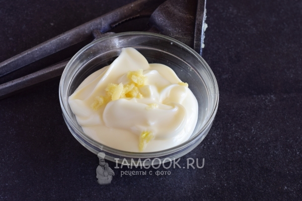 Combineer mayonaise met knoflook