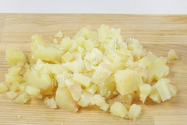 Cartofi fierți tăiați