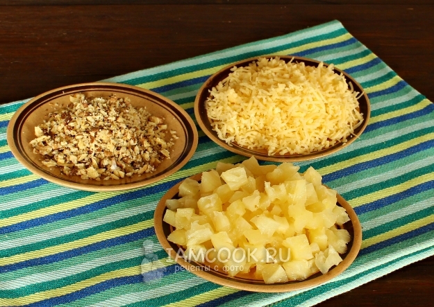 Pripravite si sir, oreške in ananas