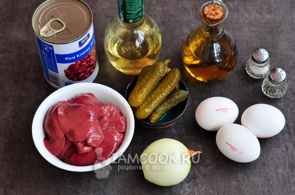 Karaciğer ve fasulye salatası için malzemeler