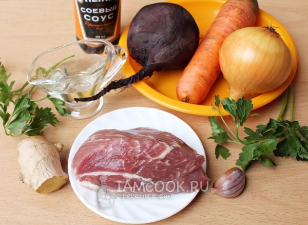 Pancar ve domuz eti salatası için malzemeler