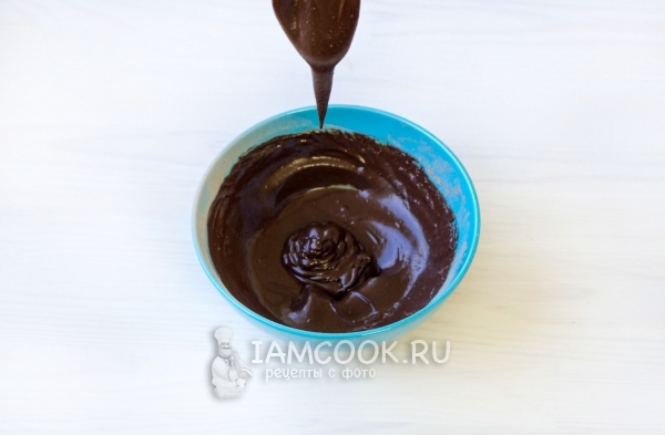 Klar-laget sjokolade frosting for cupcakes
