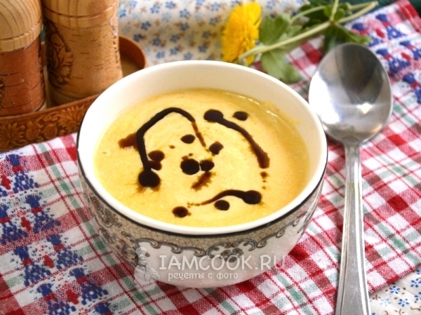 Foto sup krim keju dengan labu