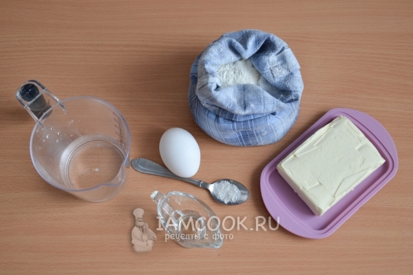 Bahan-bahan untuk memasak pastri jerami di rumah