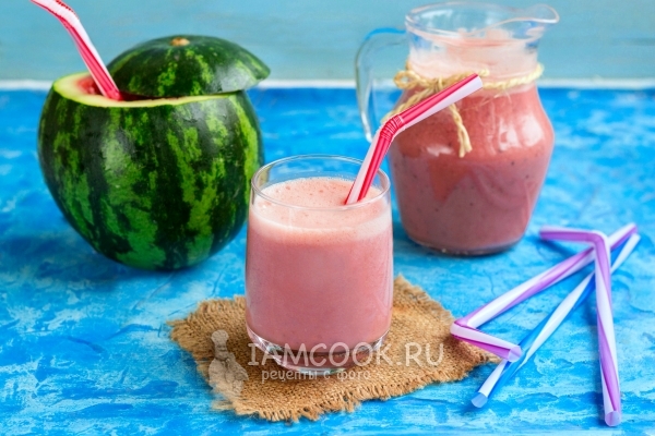 Fotografia smoothies od arbuza w blender