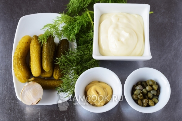 Salatalık turşusu ile Tartar sosu için malzemeler