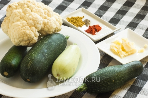Bahan-bahan untuk sup supulan dari kembang kol dan zucchini