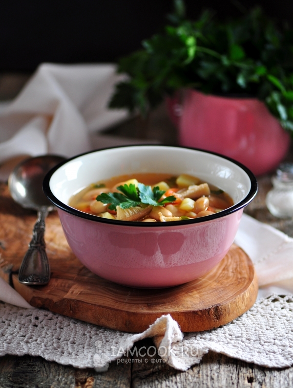 Konservuota pupelių sriuba receptas pomidorų padaže