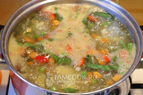 Daržovių sriuba yra paruošta