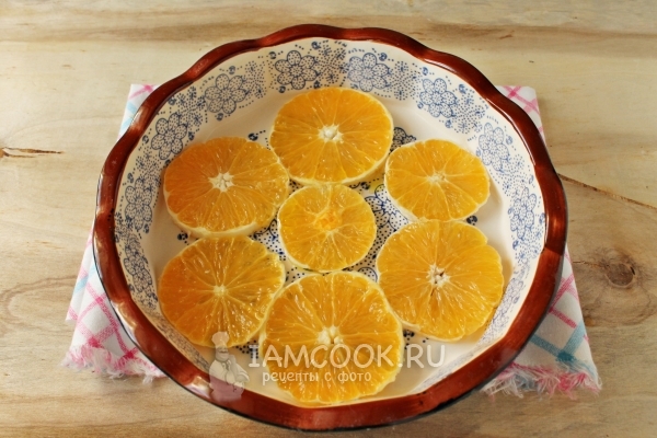 Įdėkite apelsinų puodelio formą