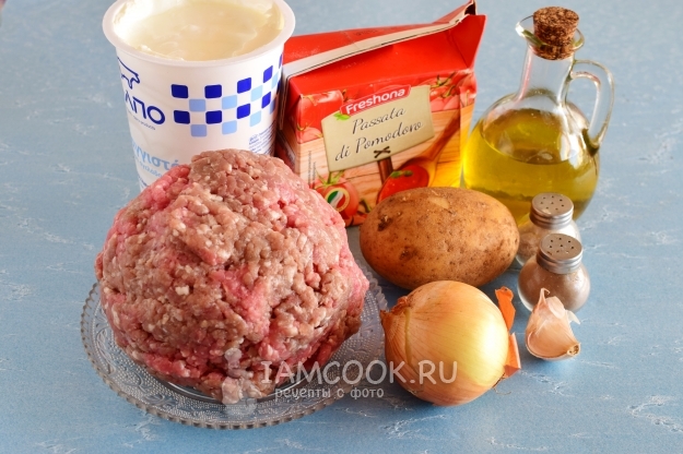 Ingrediënten voor varkenskotelet in tomatenzure roomsaus