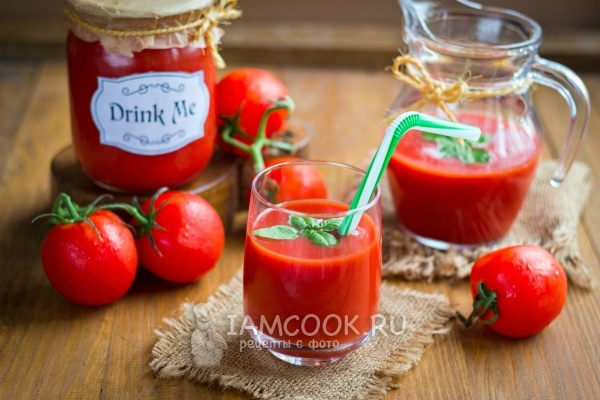 Foto av tomatjuice til vinter hjemme