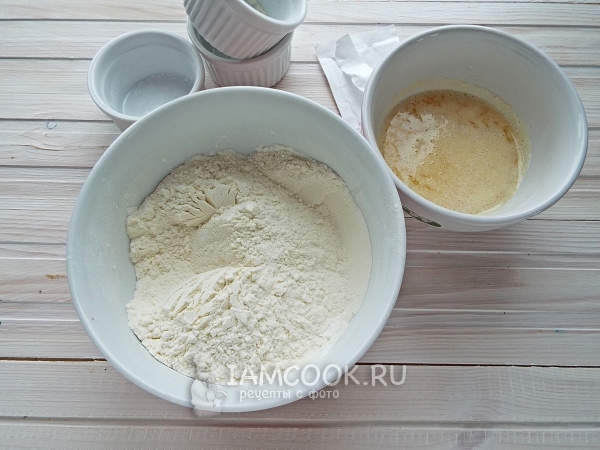 Campurkan tepung dengan kanji